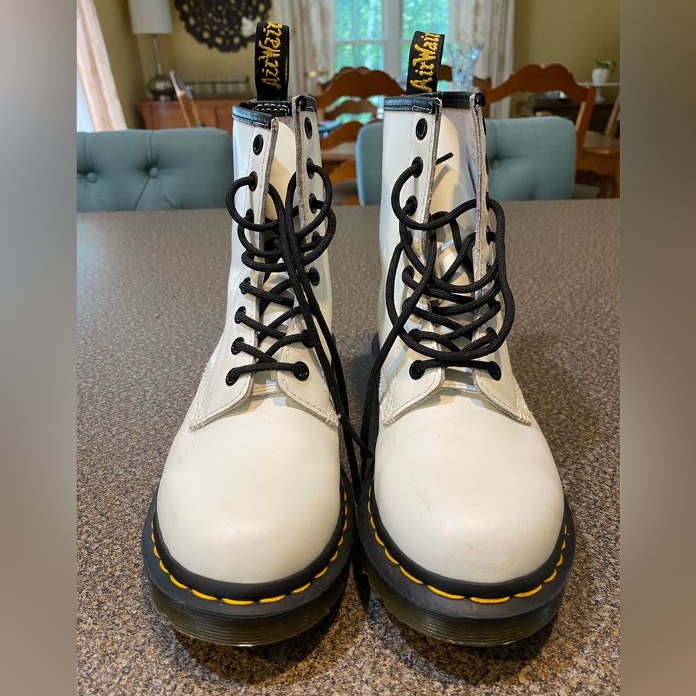Dr. Martens. Woman’s size 7